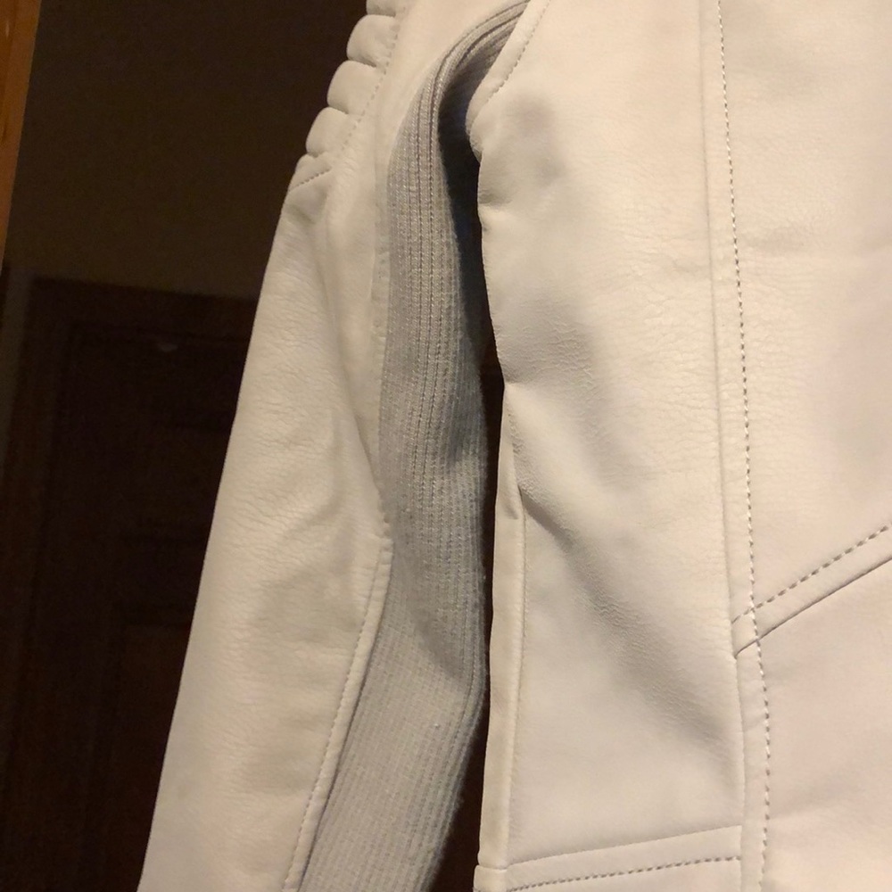 Jacket - Picture 4 of 4